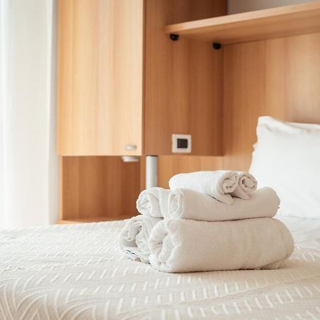 Adria Beach Hotel Алба Адриатика Екстериор снимка